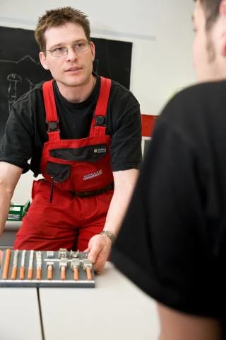 Firmenchronik Ausbildung